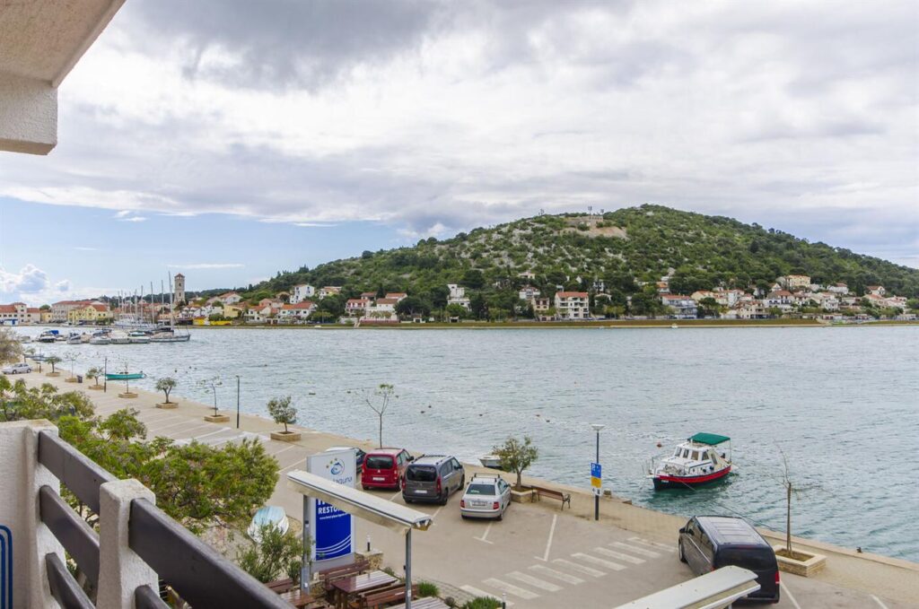 house-hotel-plava-laguna-room-s11-tisno-island-murter-croatia-96811_0_900